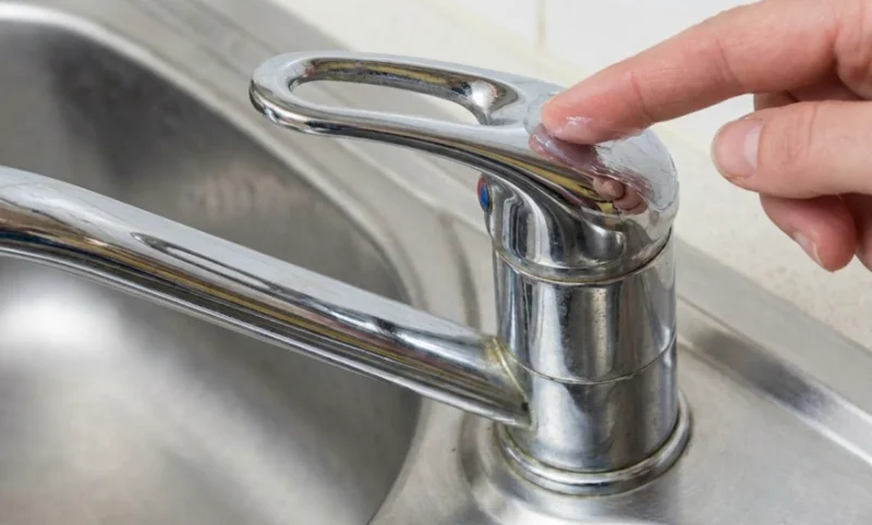 تمیز شدن شیر آب